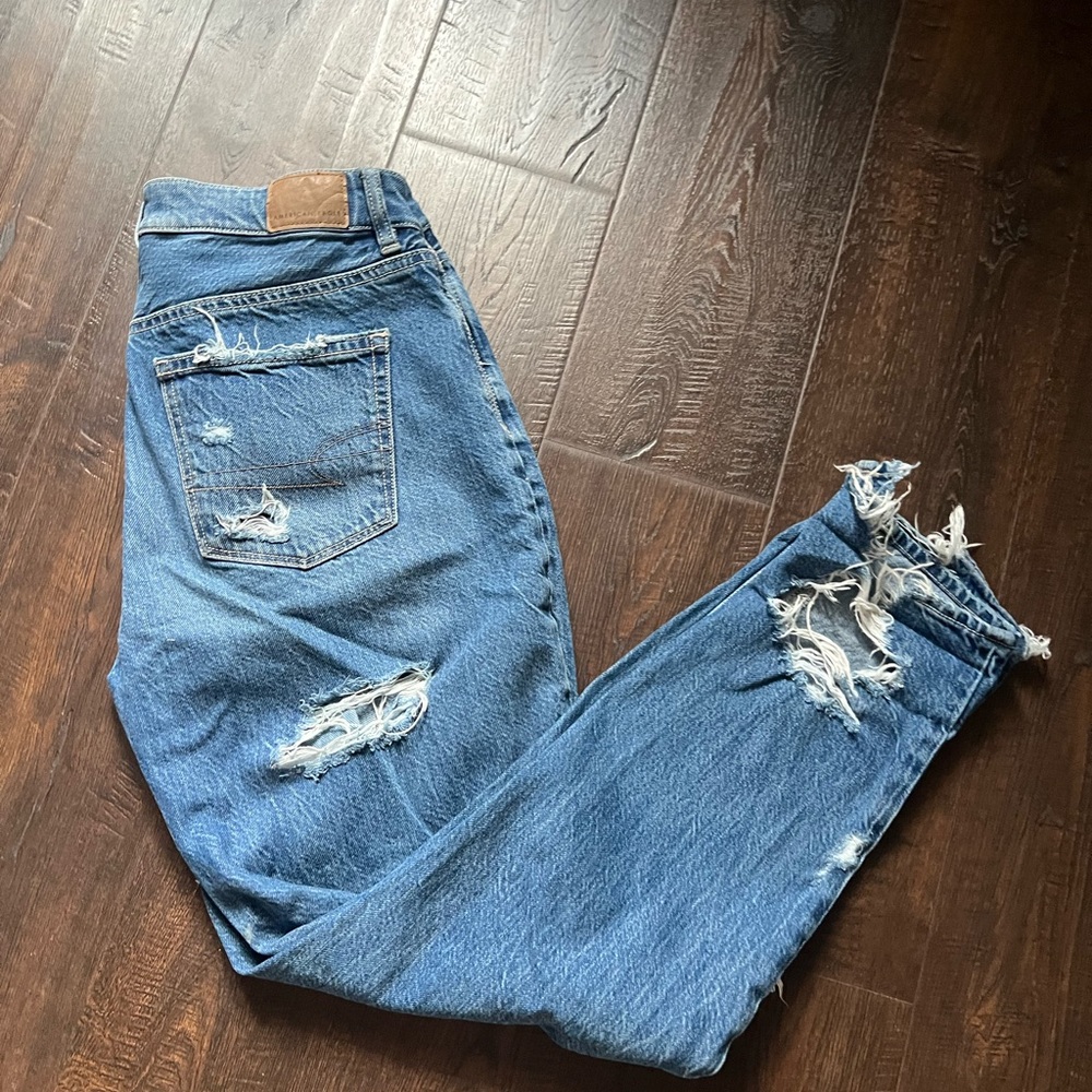 American Eagle ultra distressed mom Jean size 2